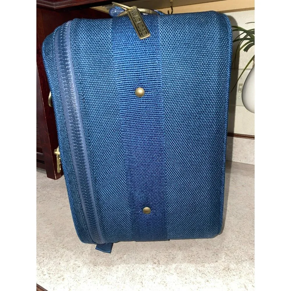 Vintage Valoroso Navy Rolling Suitcase with Brass Hardware – Classic Pilot Style